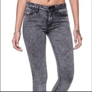 Bullhead Graphite Acid Wash Skinny Jeans
